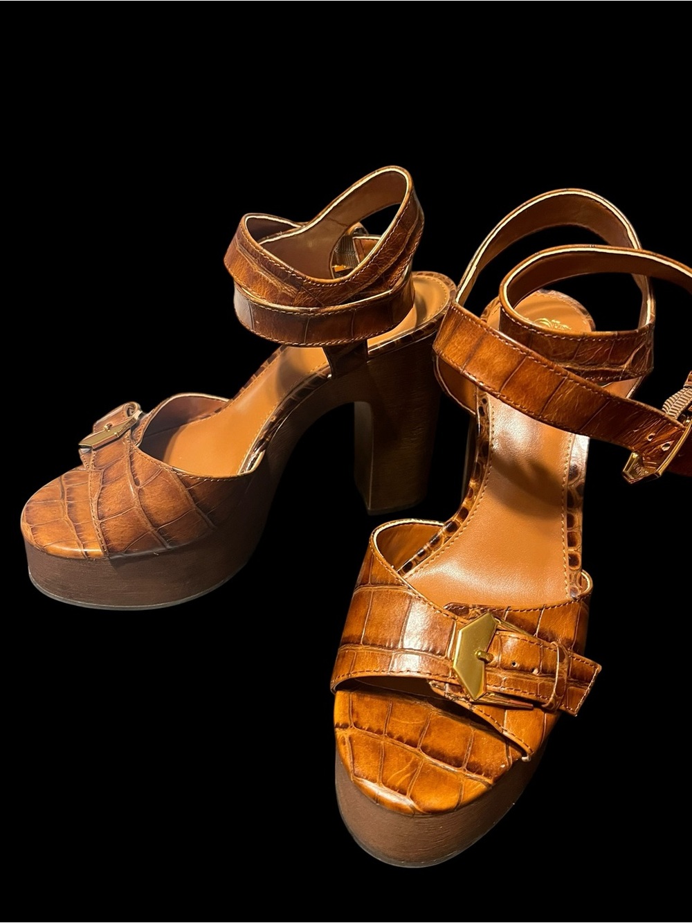 Vince Camuto Rondea Brown Croc-Embossed Platform Sandals with Buckle Accent 7.5